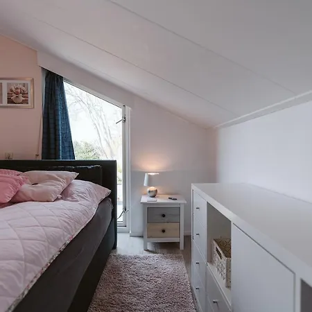 Veermansplaat 20 - Noordzepark Ouddorp, Big Garden And Multiple Terraces Near The - Not For Companies Holiday home Ouddorp